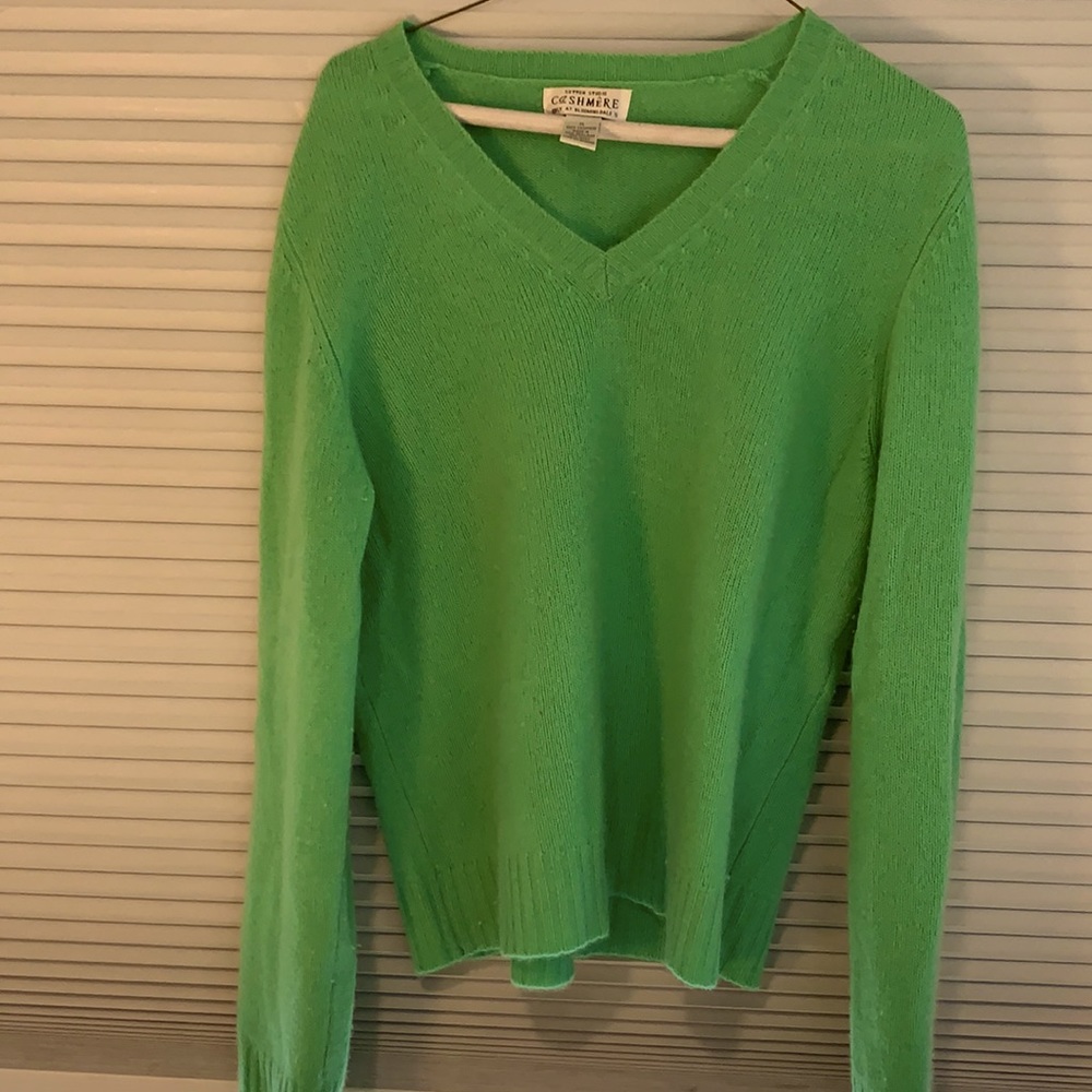 Bloomingdales cashmere Suttun studio sweater green